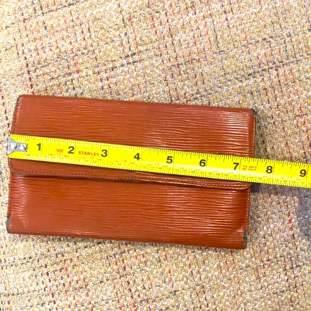 W LOUIS VUITTON Kenyan Fawn EPI Leather Sarah International Long Trifold Wallet - Picture 14 of 14